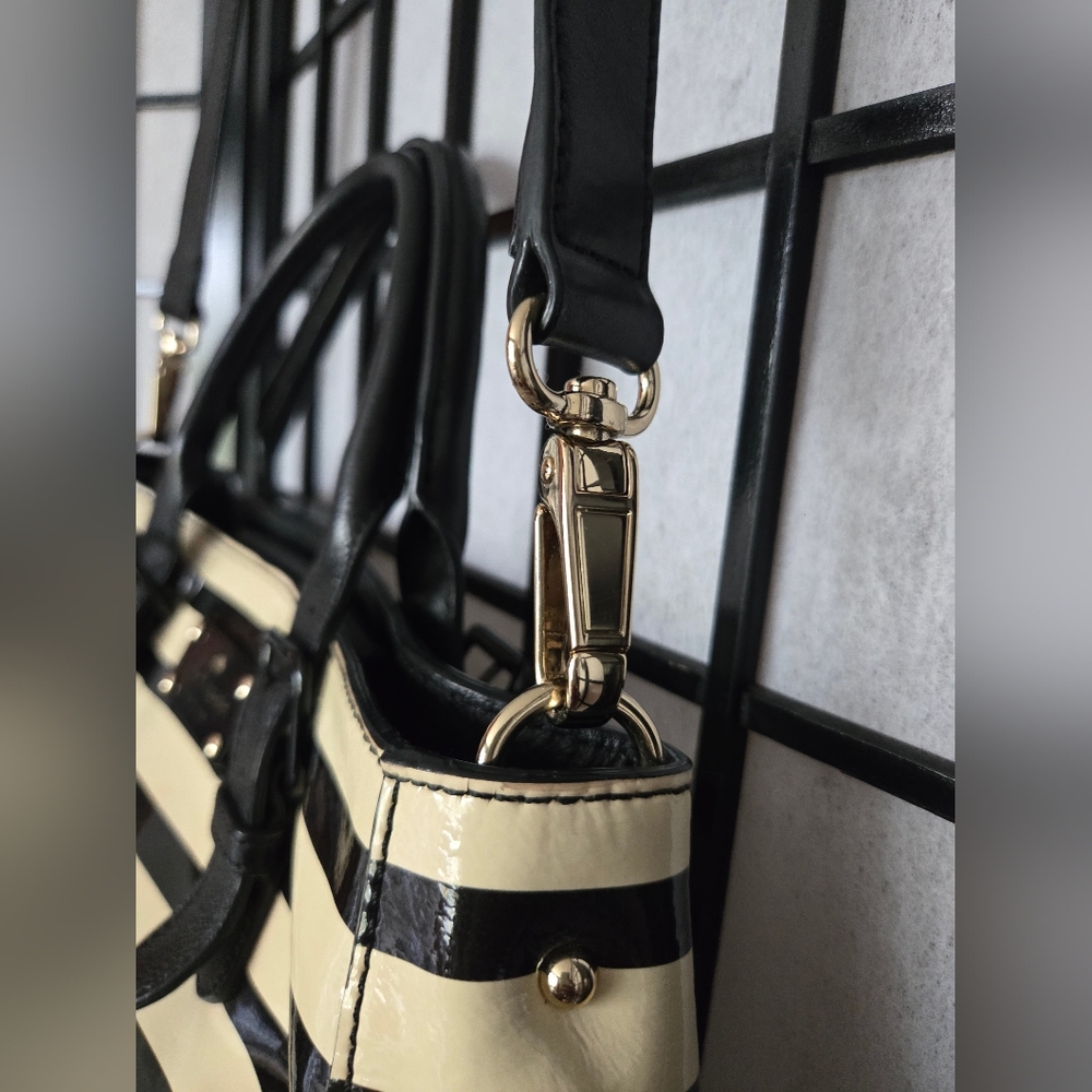 Kate Spade Classic Stripped 2way Tote - Picture 7 of 11